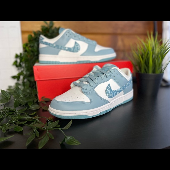 Nike Dunks Low Paisley Blue - Picture 2 of 4